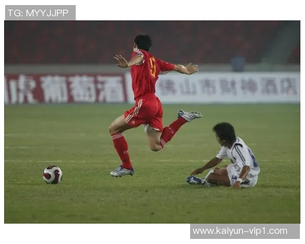 红毛足球球星的崛起与辉煌历程：从青年才俊到世界级巨星的奋斗故事